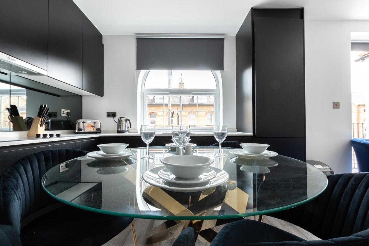 Elegant Apartments In Staines L Free Onsite Parking Staines-upon-Thames Zewnętrze zdjęcie