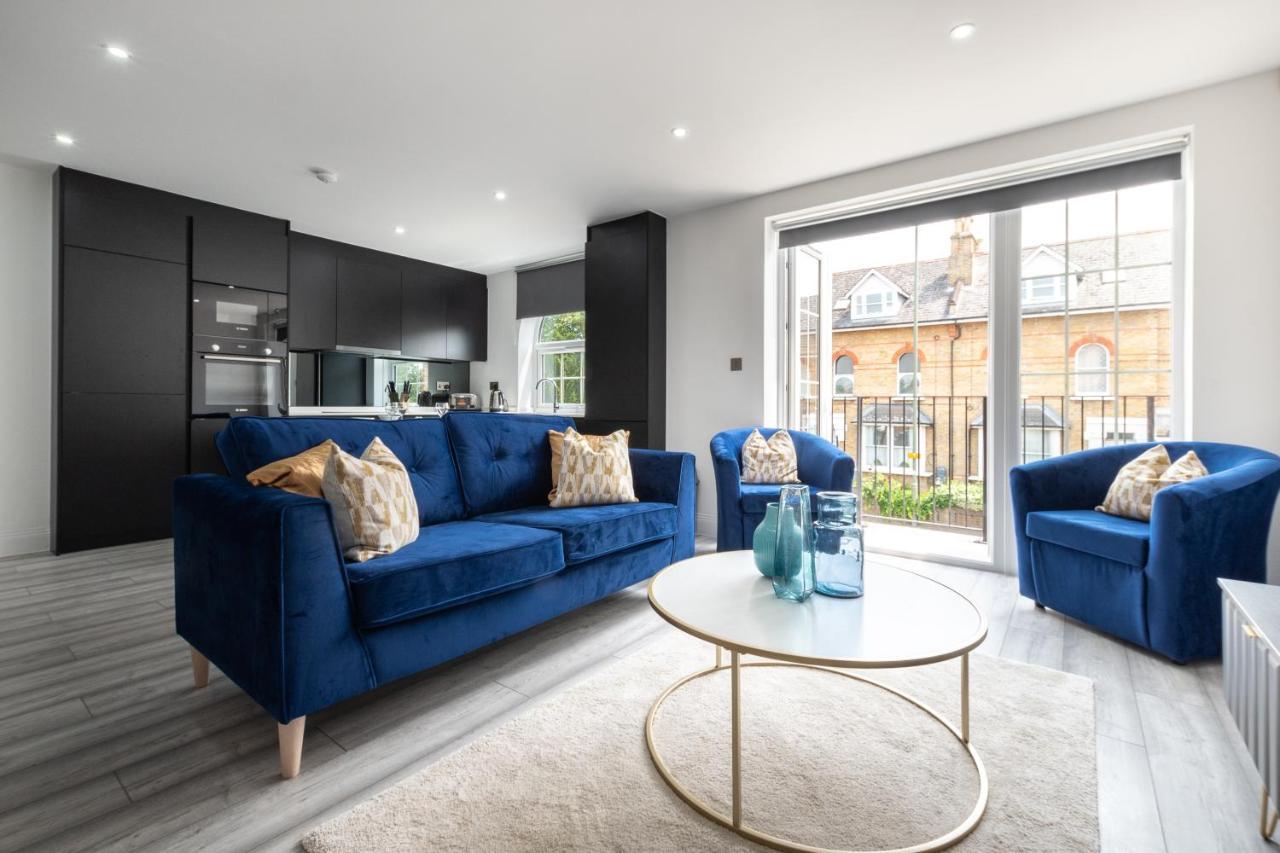 Elegant Apartments In Staines L Free Onsite Parking Staines-upon-Thames Zewnętrze zdjęcie