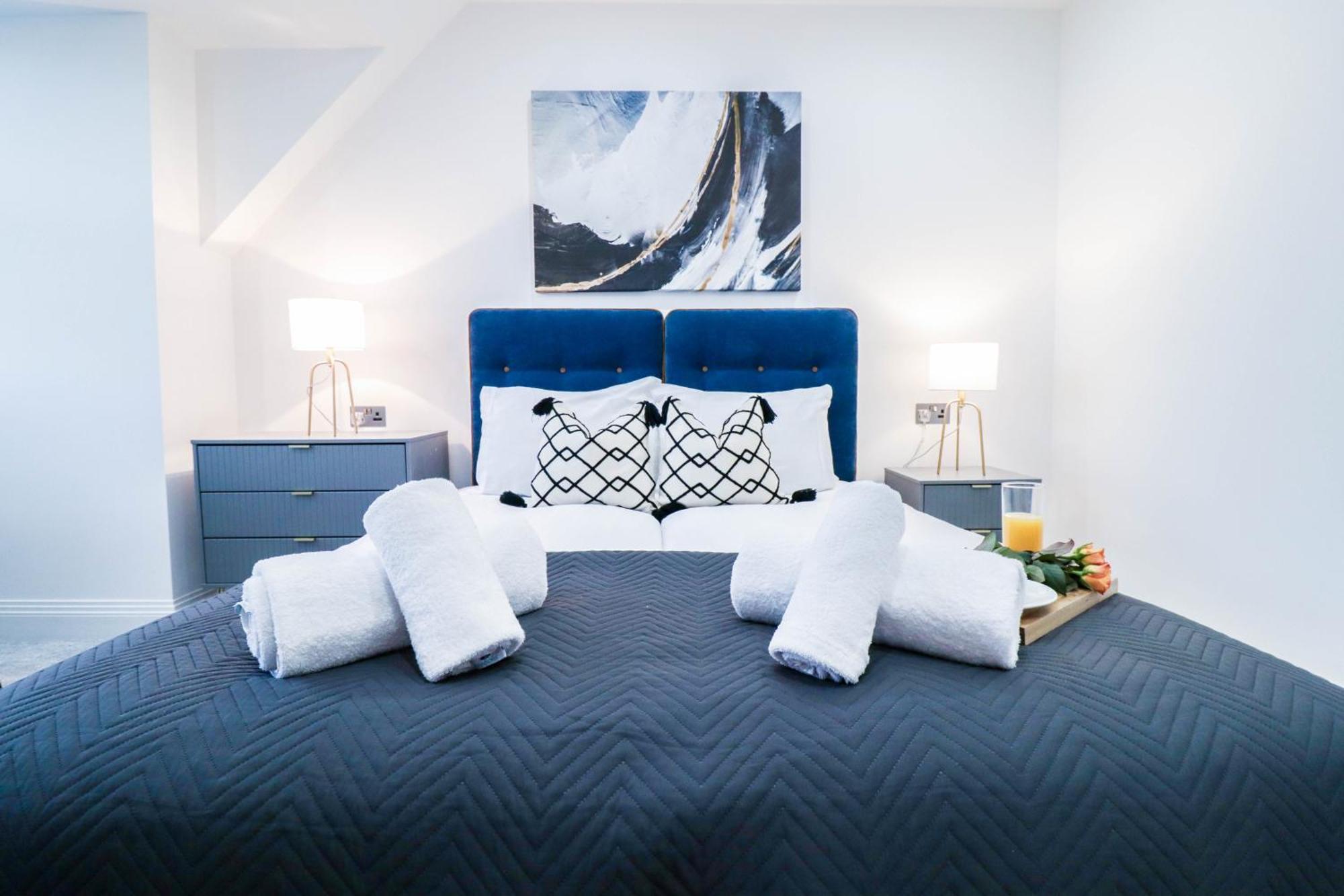 Elegant Apartments In Staines L Free Onsite Parking Staines-upon-Thames Zewnętrze zdjęcie