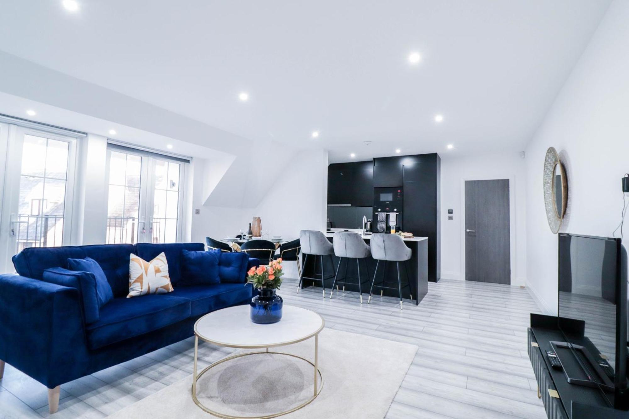 Elegant Apartments In Staines L Free Onsite Parking Staines-upon-Thames Zewnętrze zdjęcie