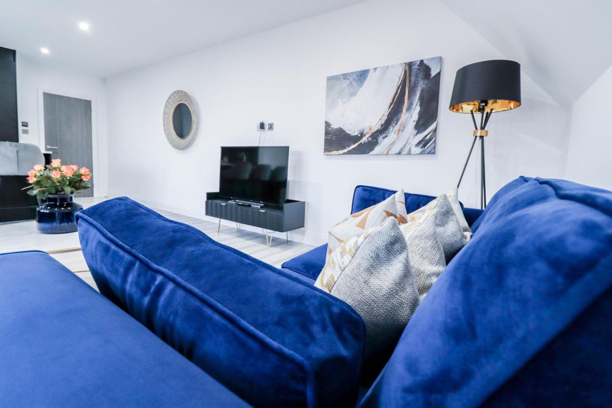 Elegant Apartments In Staines L Free Onsite Parking Staines-upon-Thames Zewnętrze zdjęcie