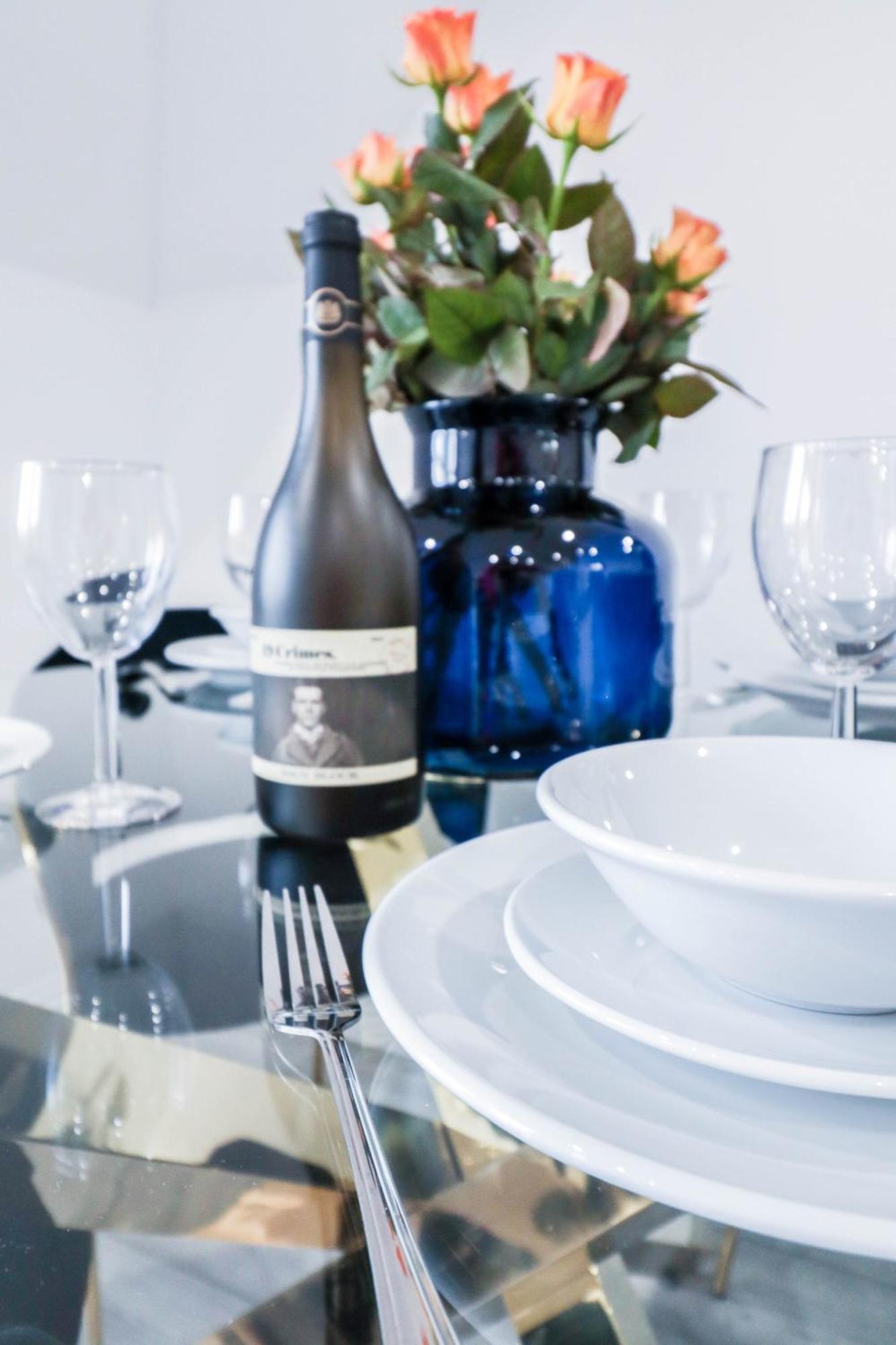 Elegant Apartments In Staines L Free Onsite Parking Staines-upon-Thames Zewnętrze zdjęcie