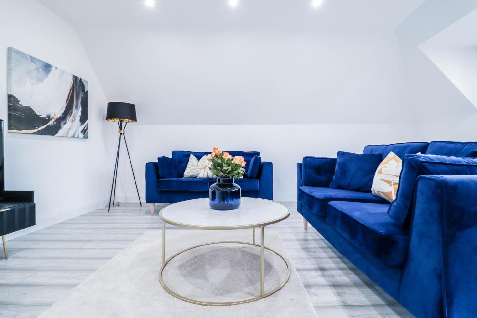 Elegant Apartments In Staines L Free Onsite Parking Staines-upon-Thames Zewnętrze zdjęcie