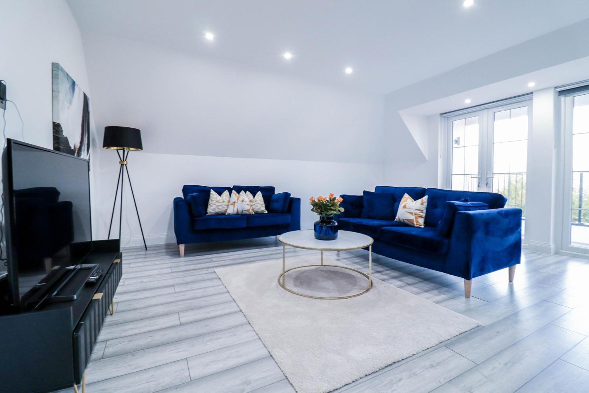 Elegant Apartments In Staines L Free Onsite Parking Staines-upon-Thames Zewnętrze zdjęcie