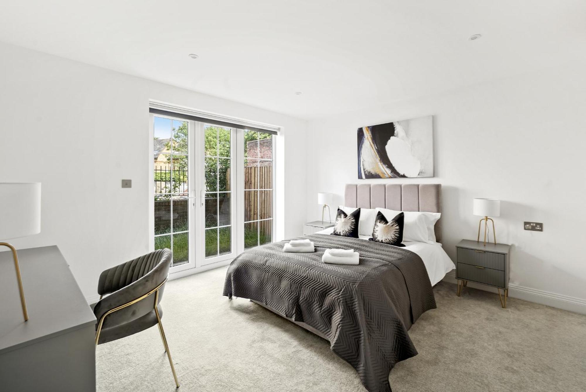 Elegant Apartments In Staines L Free Onsite Parking Staines-upon-Thames Zewnętrze zdjęcie