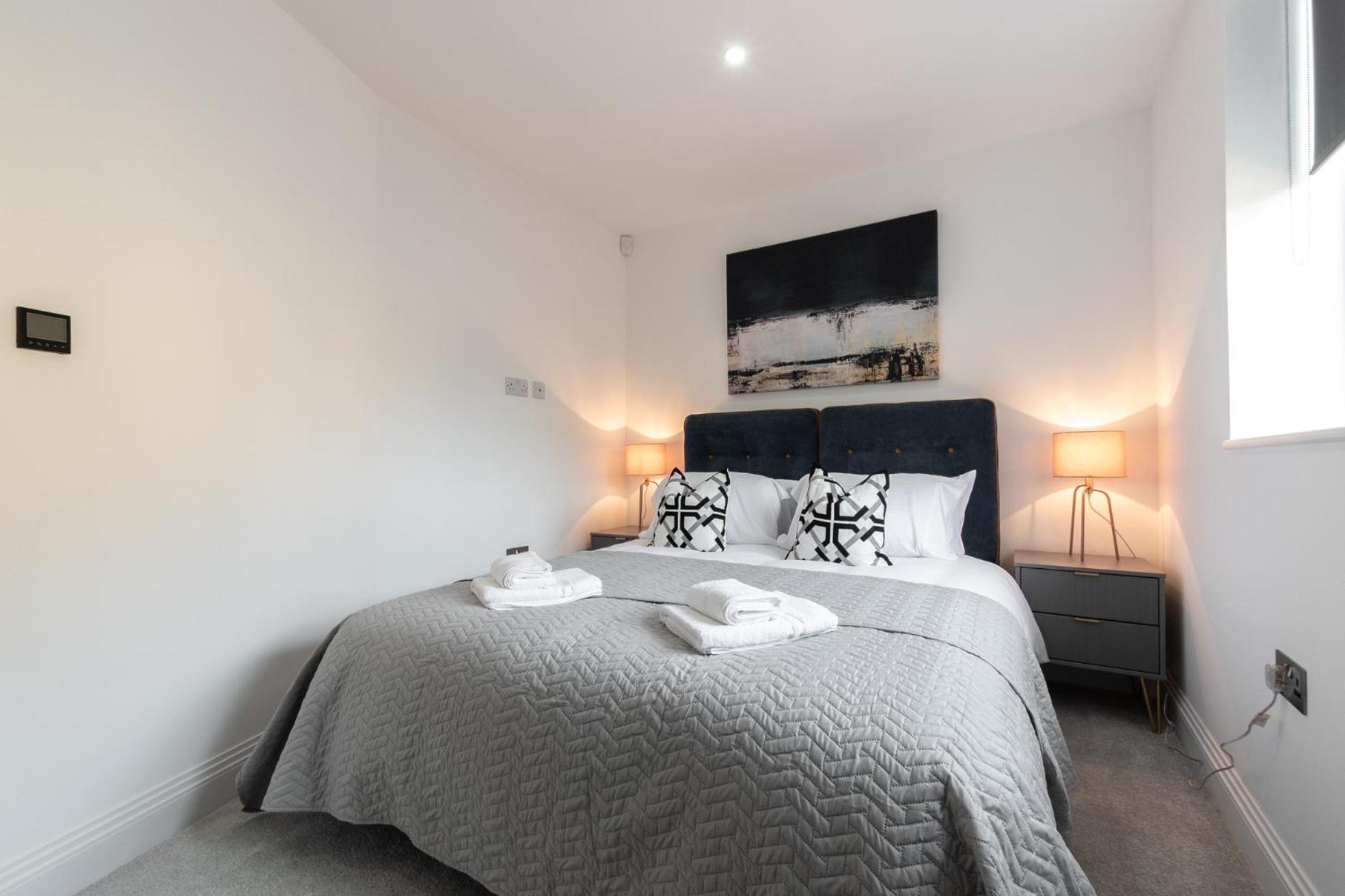Elegant Apartments In Staines L Free Onsite Parking Staines-upon-Thames Zewnętrze zdjęcie