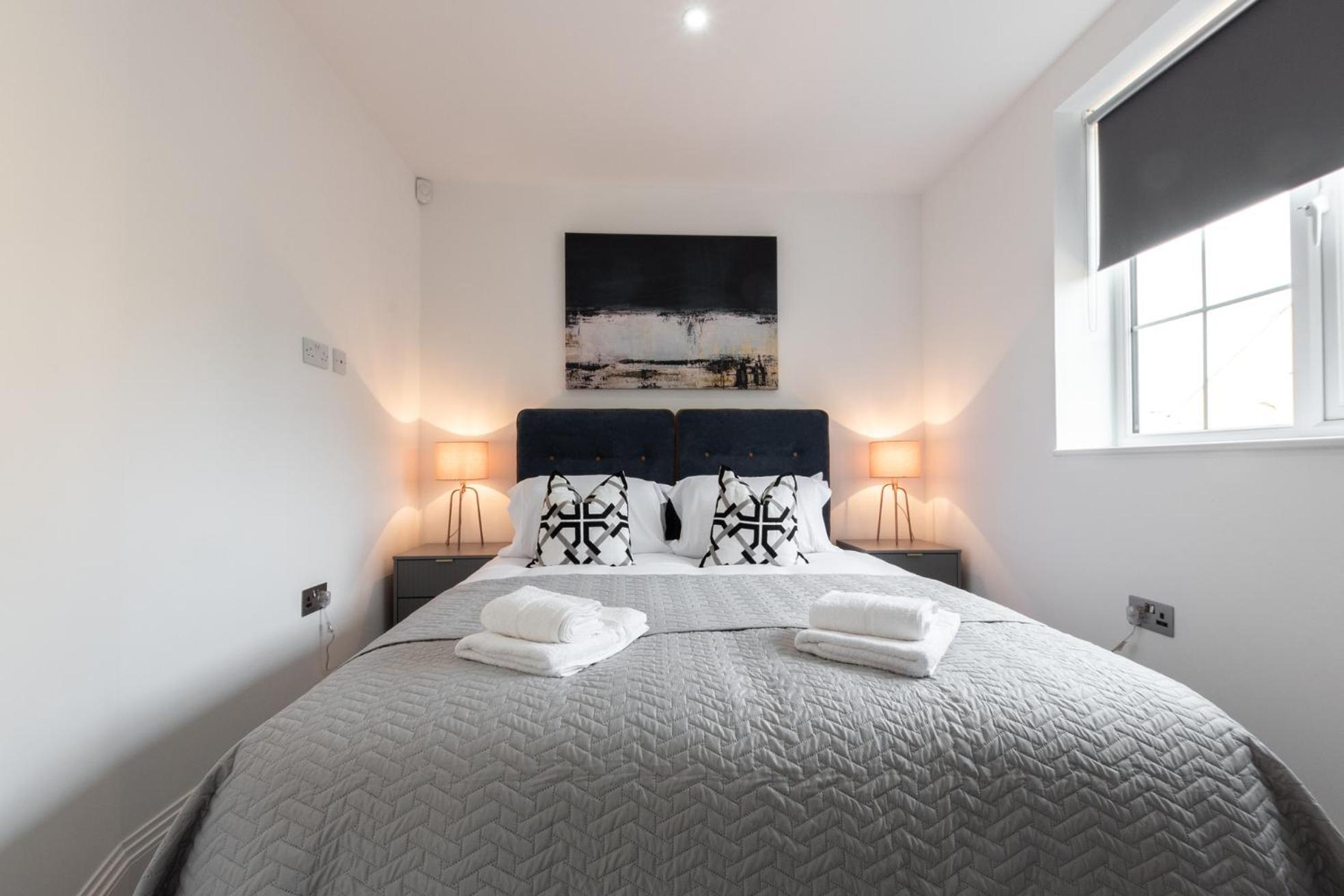 Elegant Apartments In Staines L Free Onsite Parking Staines-upon-Thames Zewnętrze zdjęcie